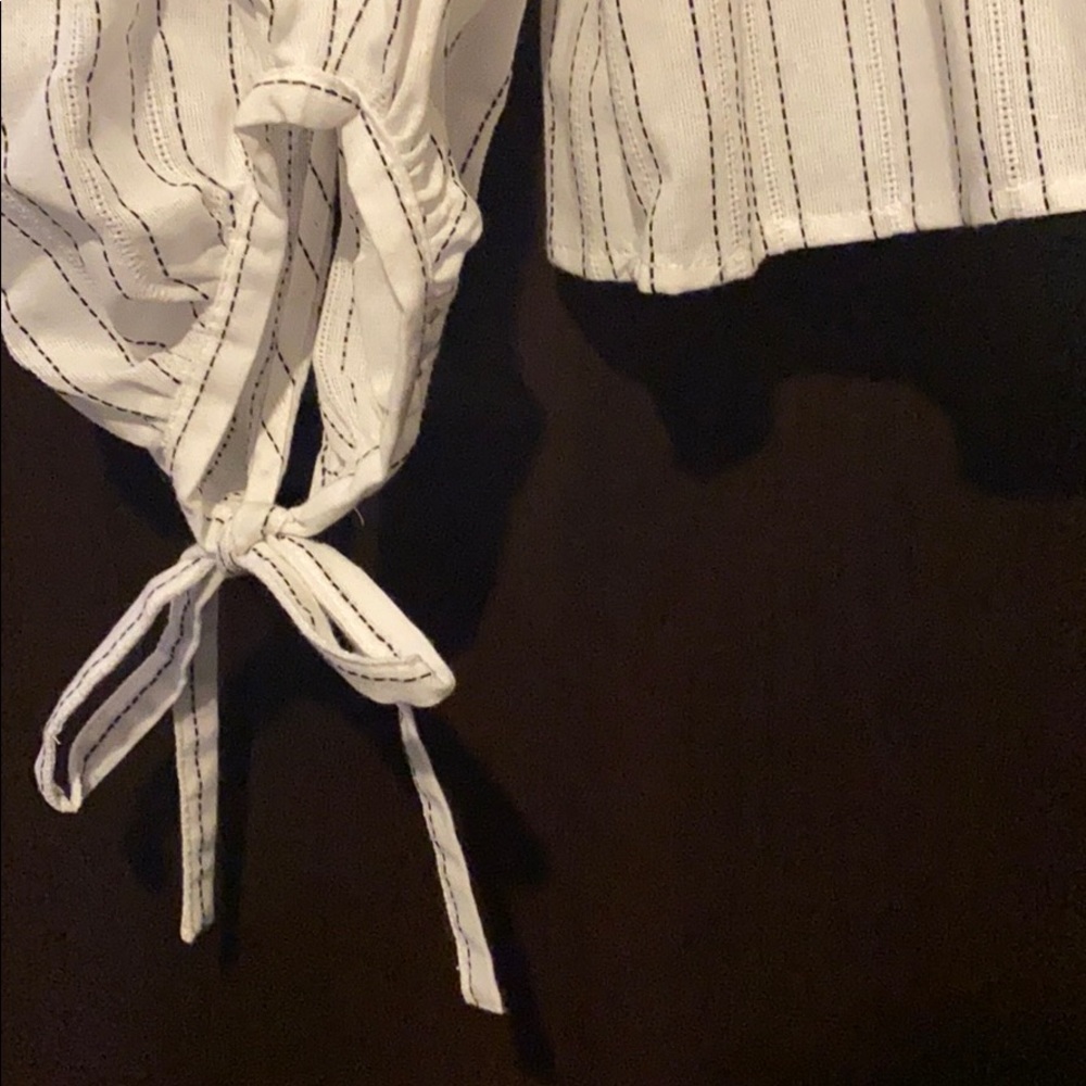 White and black stripe peplum blouse. - Picture 4 of 4